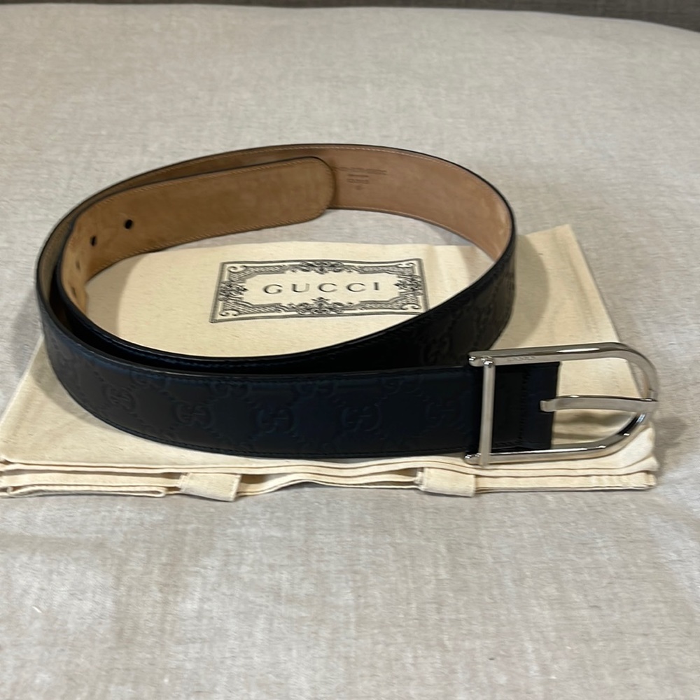 Gucci Black Leather Monogram Belt 45 in